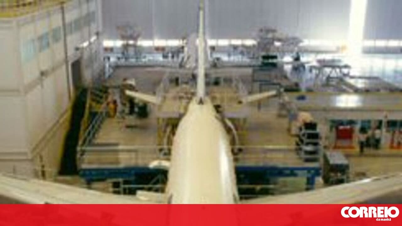 Government takes "giant strides" towards Embraer Super Tucano aircraft factory in Beja