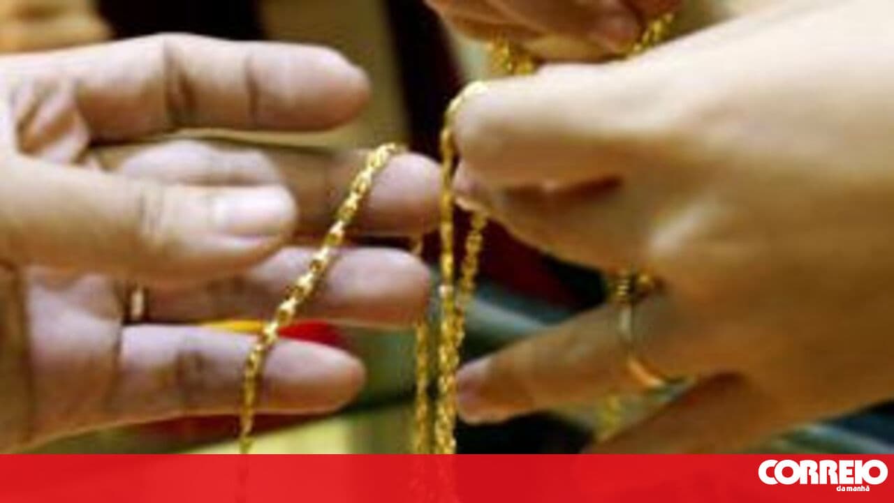 Price of precious and industrial metals falls due to war in the Middle East