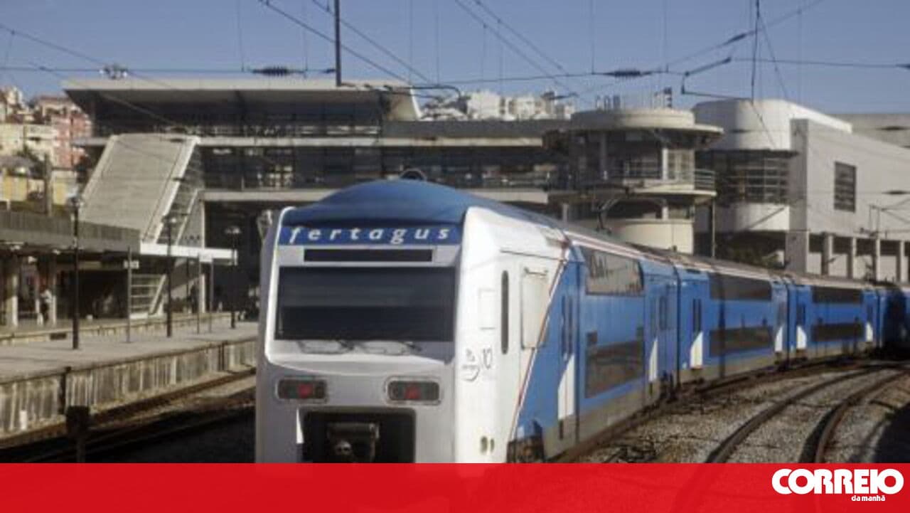 Pedestrian struck in Corroios leads to significant delays on Fertagus trains