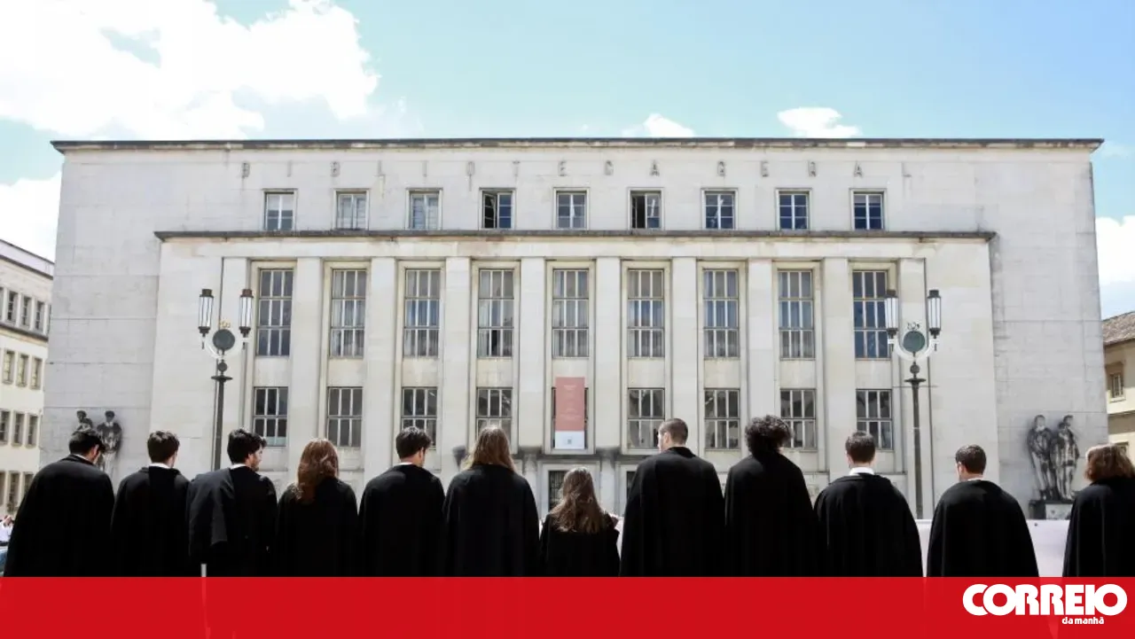 Polytechnic higher education students ask the Assembly of the Republic to keep tuition fees at the current value