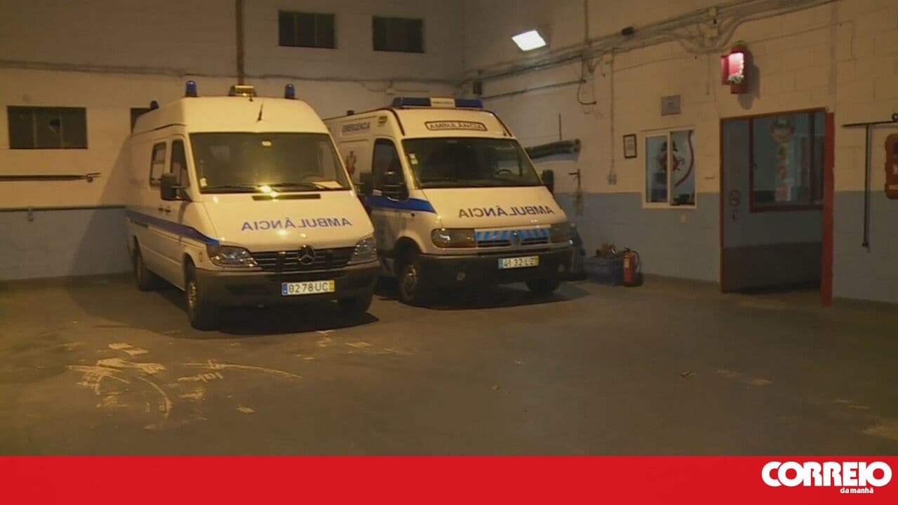 Firefighters bolster INEM with seven additional ambulances