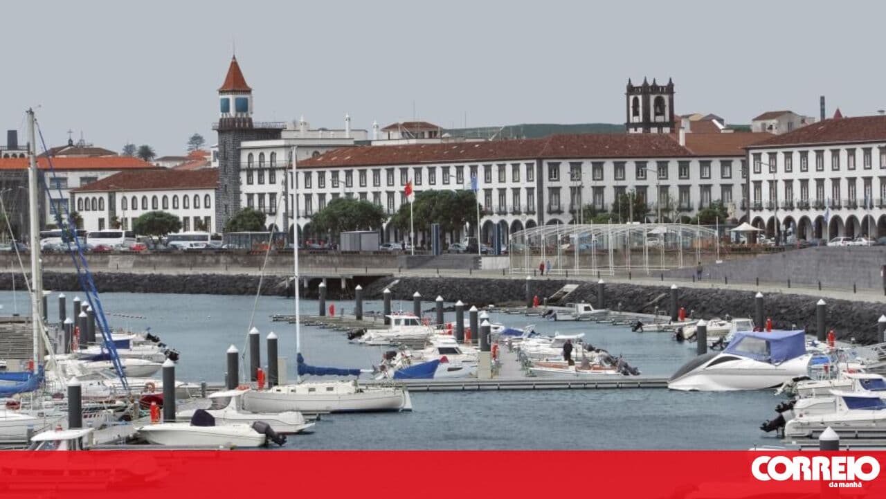 Navy rescues solo sailor off the coast of São Miguel island