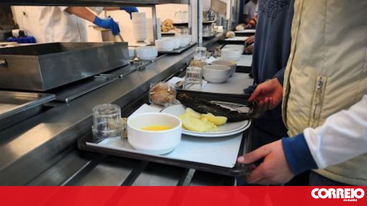 Impossible to provide balanced meals to students at such low prices