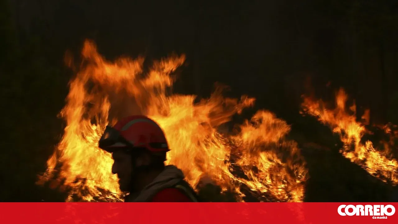 Fire in Arouca with four active fronts leads to precautions in two villages