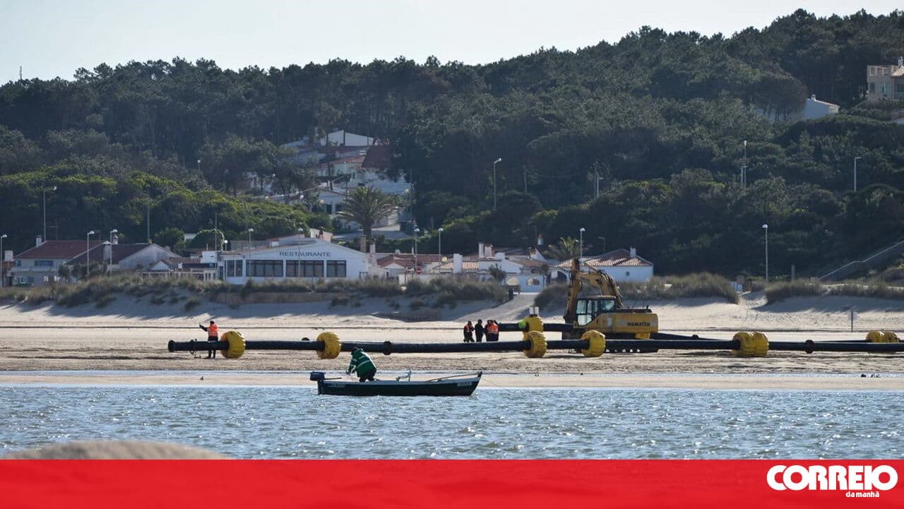 Captaincy bans diving in the area of the old pier at Foz do Arelho beach