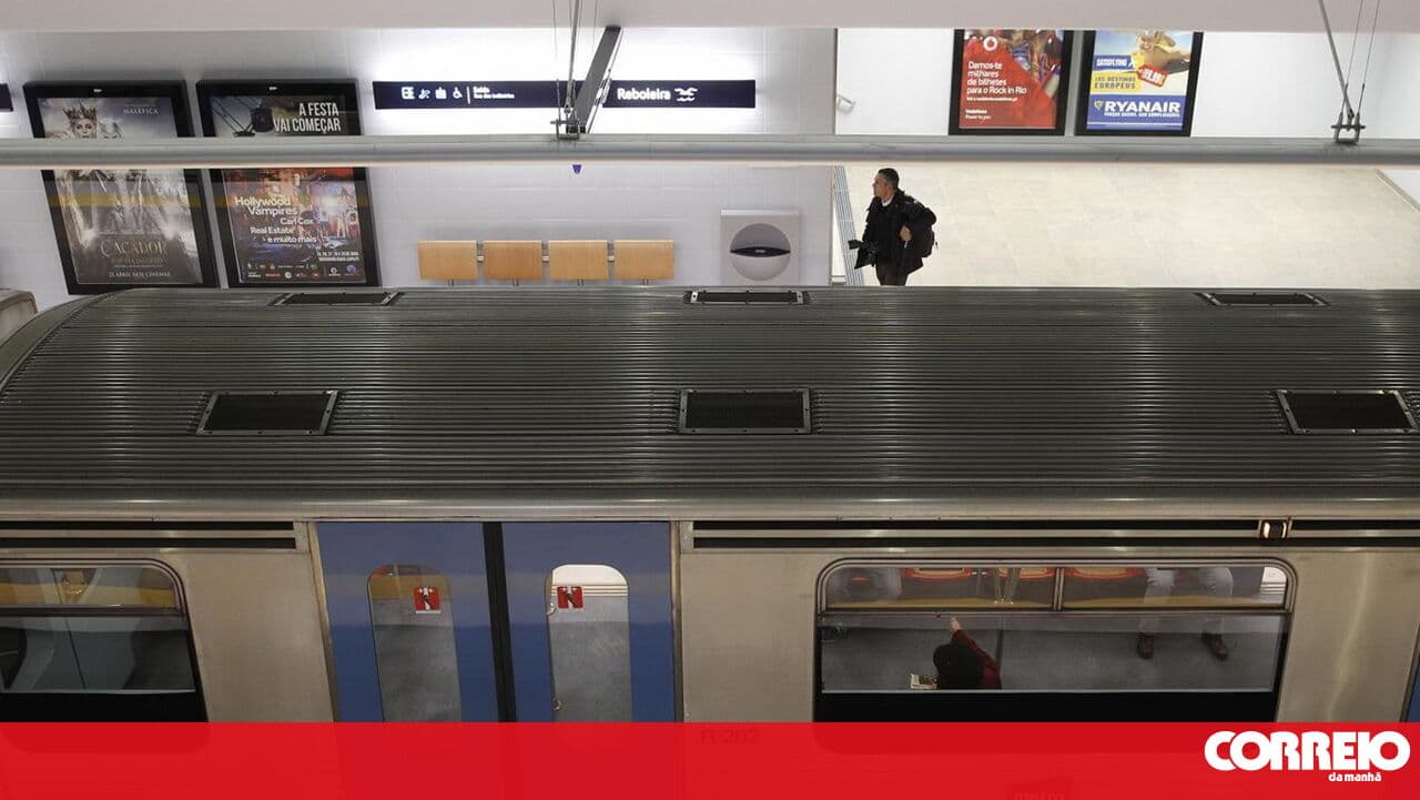 Blue line of Lisbon Metro service interrupted between Pontinha and Avenida