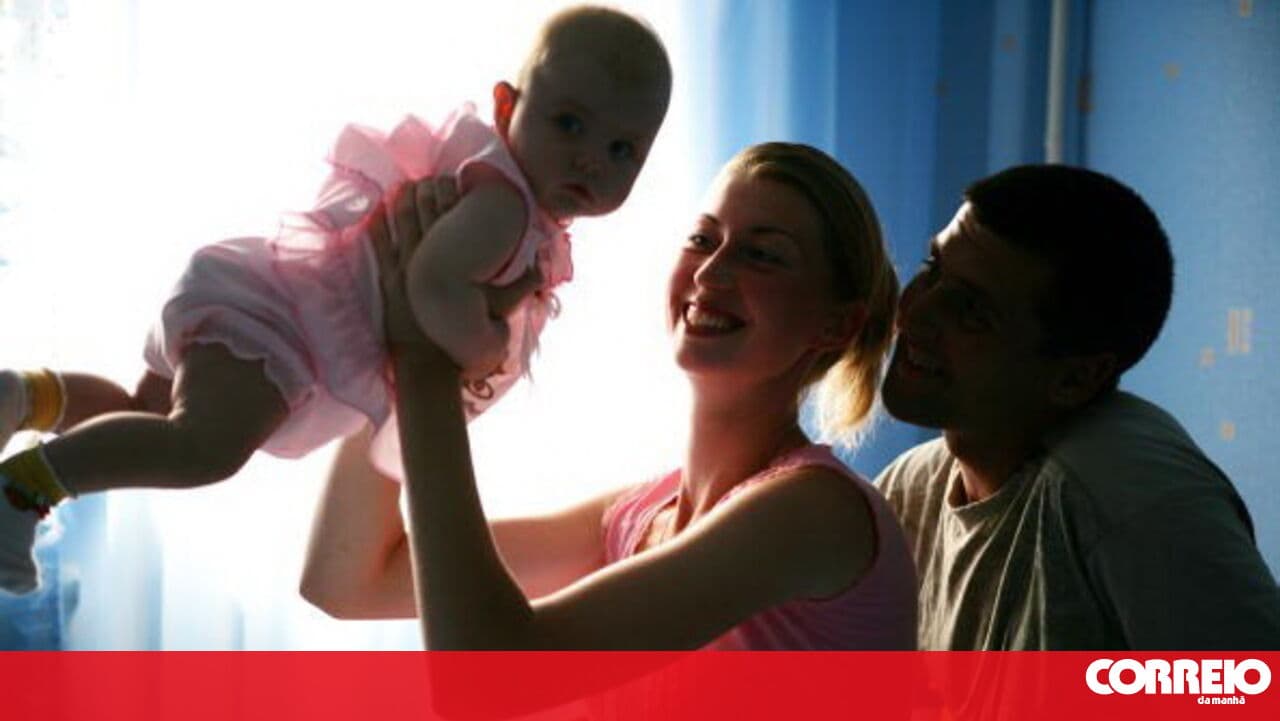 More than 42,000 signatures reignite debate on initial parental leave in Parliament