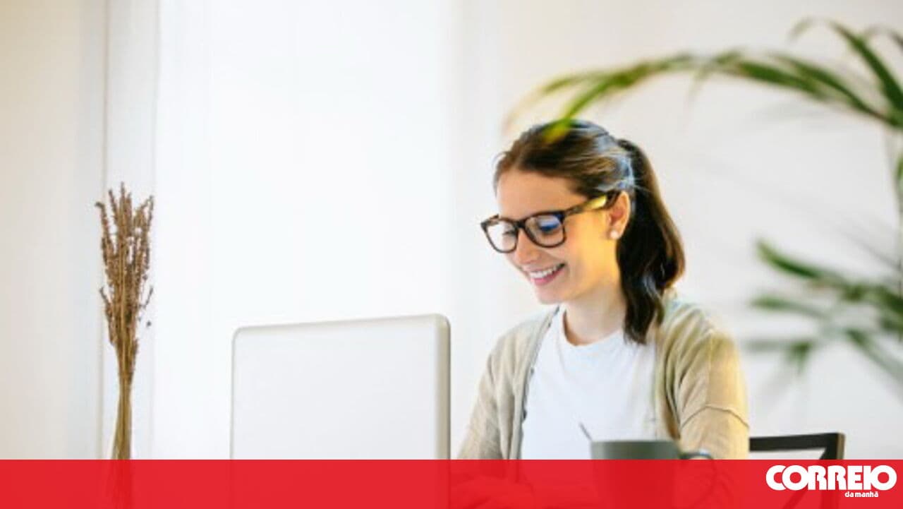 1.2 million women earn up to one thousand euros per month