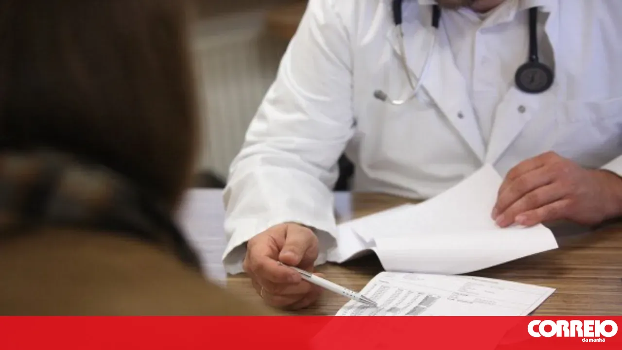 Union warns that hospitals are forcing doctors to perform administrative tasks