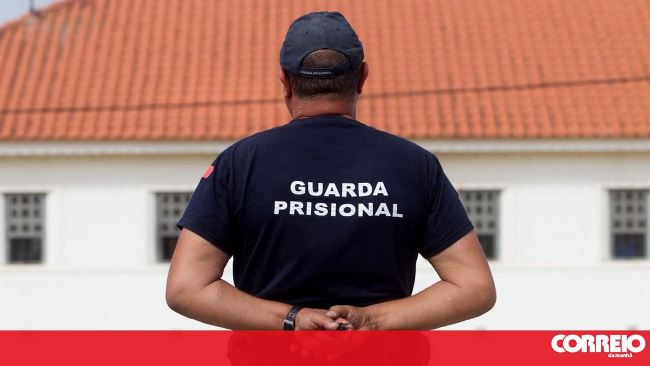 Participation in prison officers' strike around 80% today