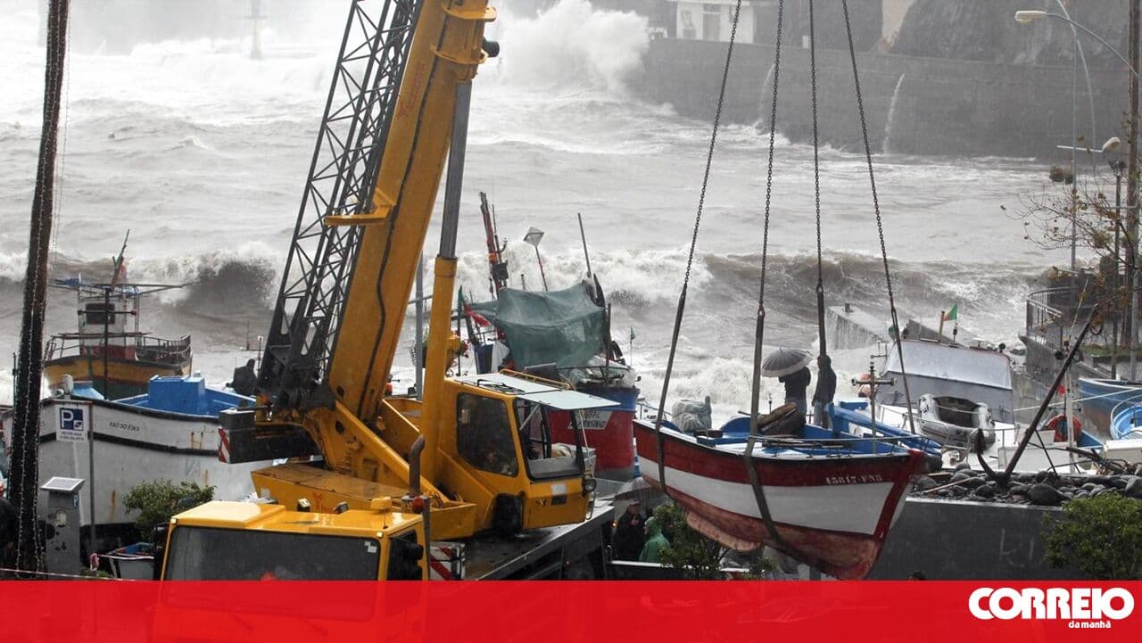 Funchal Harbour Authority has cancelled the bad weather warning for Madeira