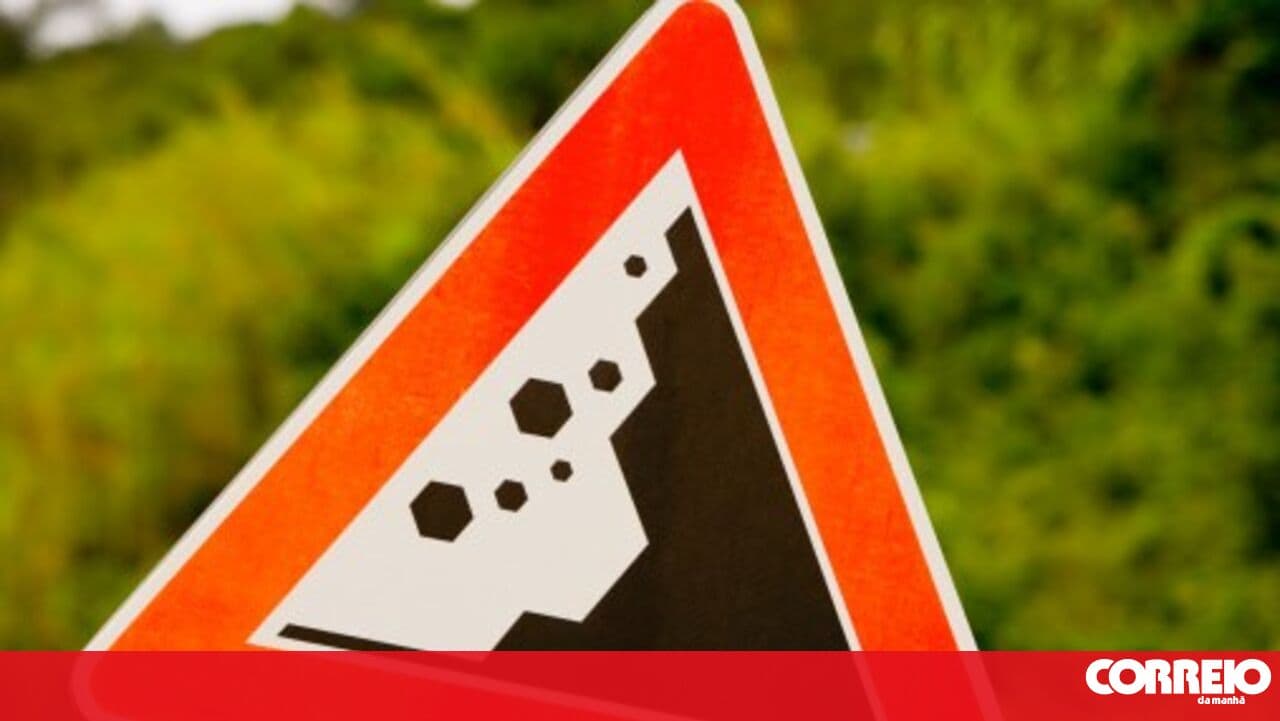 Landslide forces closure of EN101-1