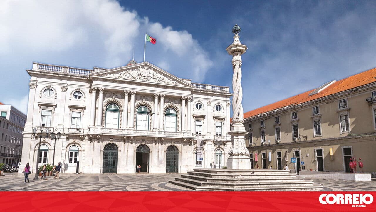 Lisbon City Council marks the 52nd anniversary of the 25th of April, highlighting its "unavoidable relevance"