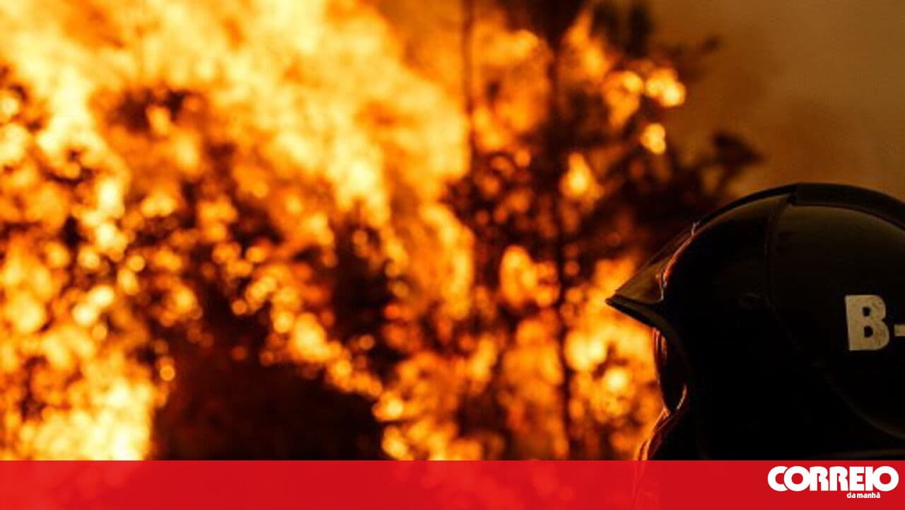 Twelve municipalities across five districts at maximum fire risk