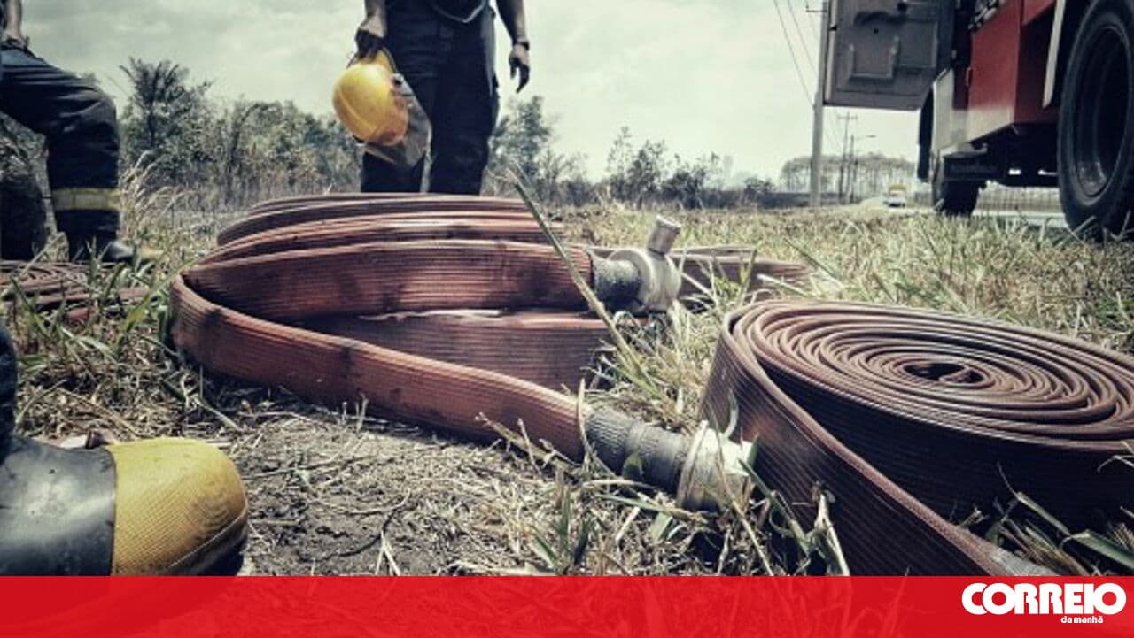 Three people displaced following a house fire in an Ansião village