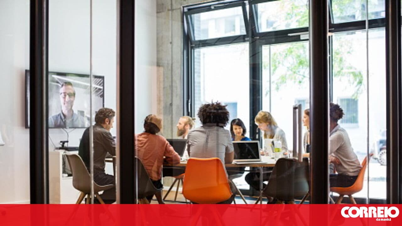 OECD recommends Portugal reduce tax burden on lower wages