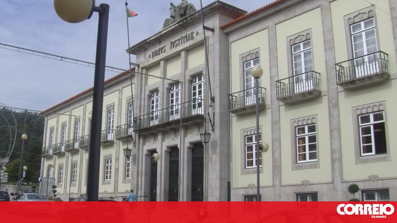 Woman convicted for killing pedestrian who lay on her bonnet while she had a blood alcohol level of 2.9 g/l