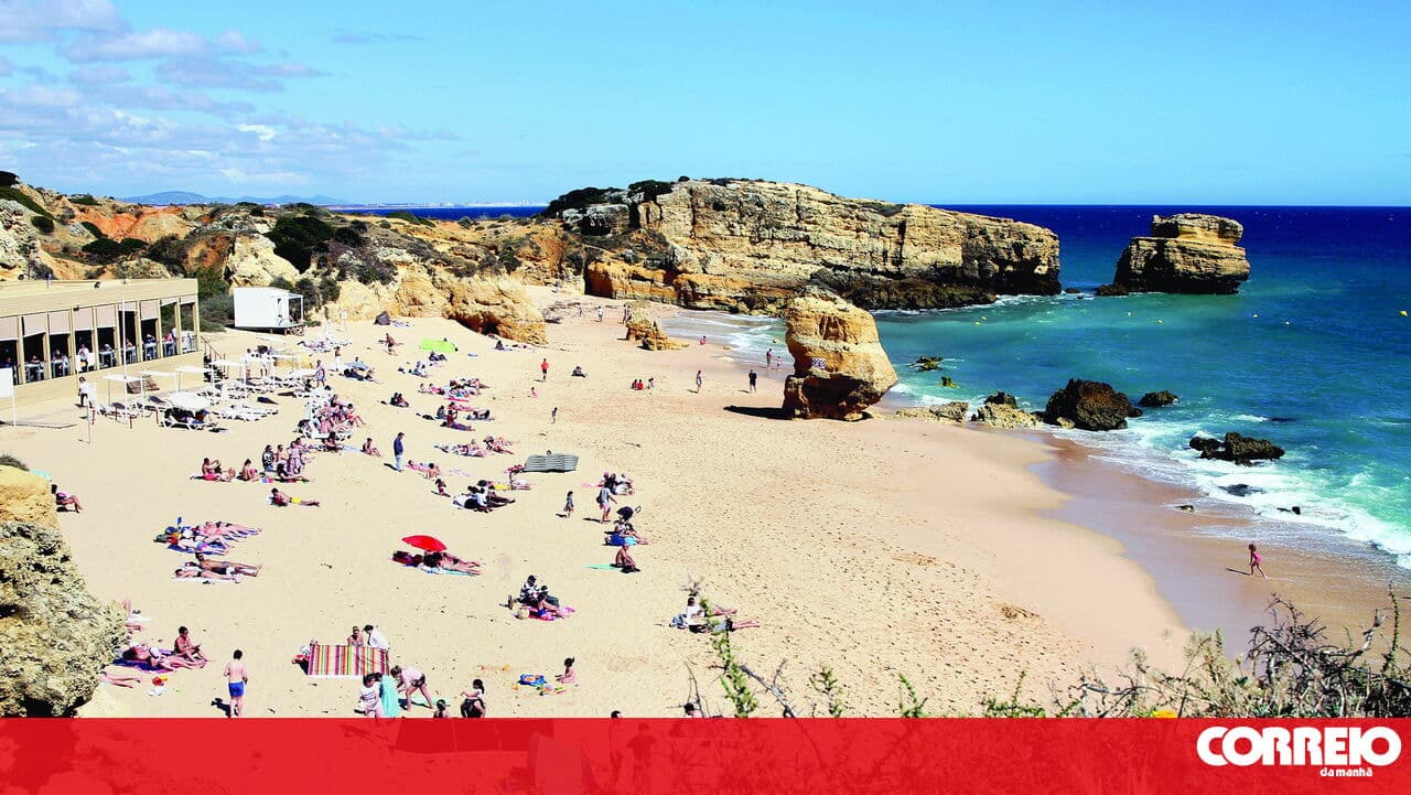Easter tourist bookings "running at half speed" due to the war in the Middle East