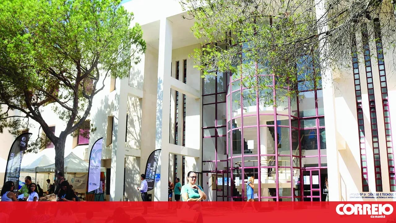 Algarve Local Health Unit denies banning employees from studying Medicine