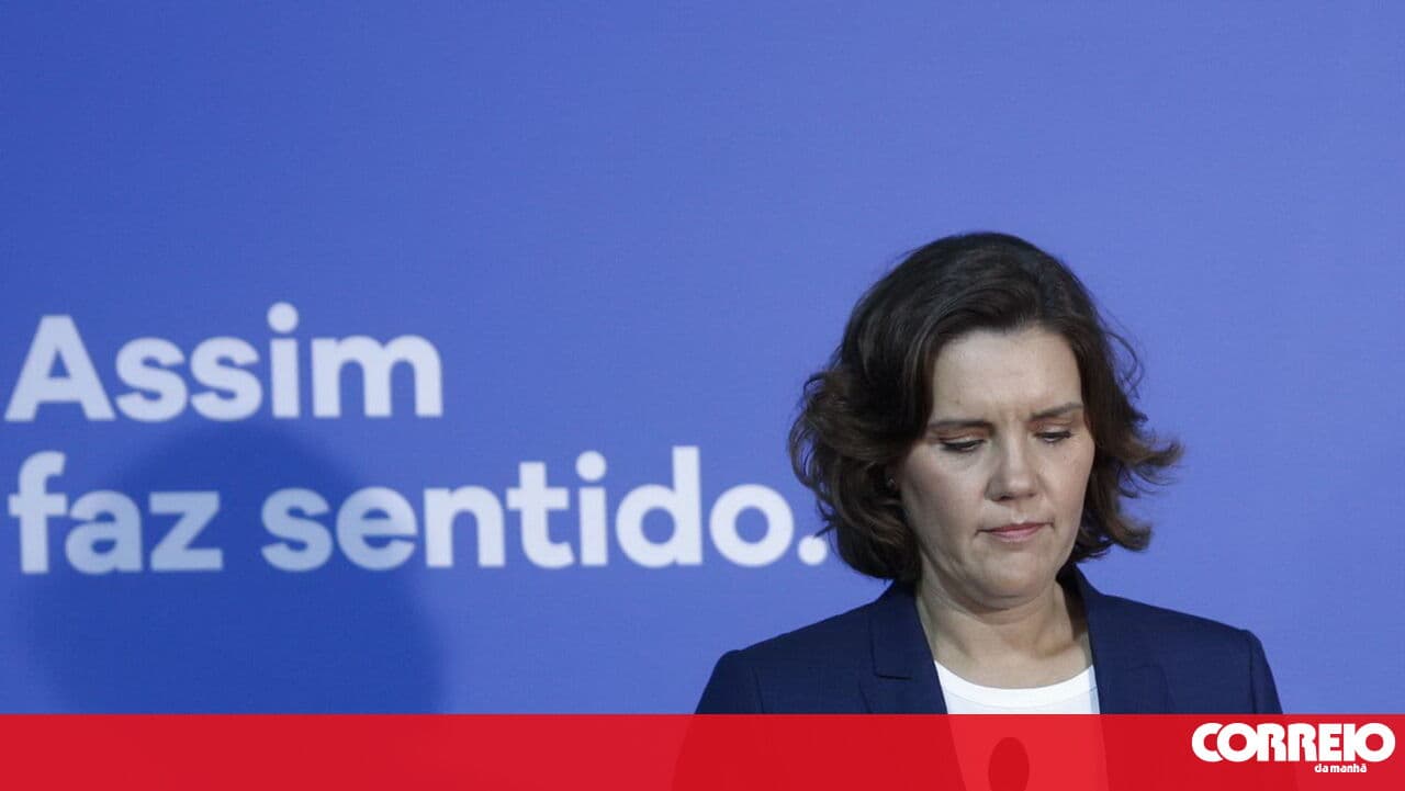 Assunção Cristas advocates for equal parental leave for fathers and mothers