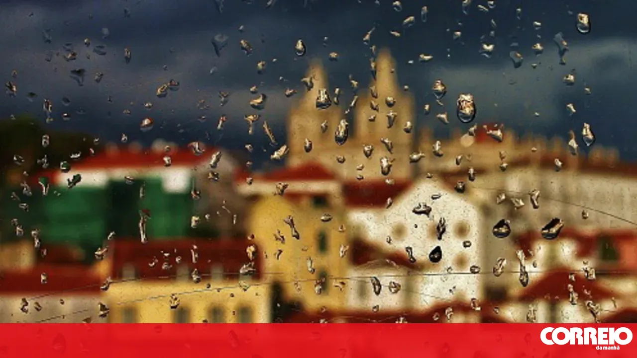 Thirteen mainland districts under yellow warning due to thunderstorms