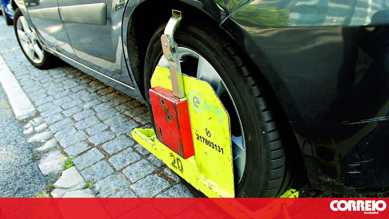 Man arrested for cutting EMEL wheel clamp with an angle grinder