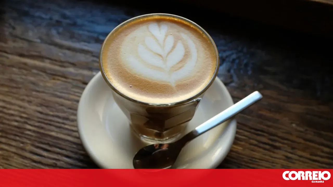 Do you like hot drinks? Consumption can damage the esophagus and increases the risk of cancer
