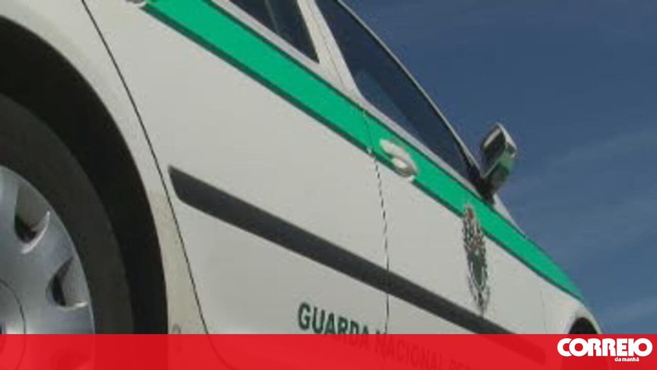 Truck crash blocks EN257 between Alvito and Viana do Alentejo