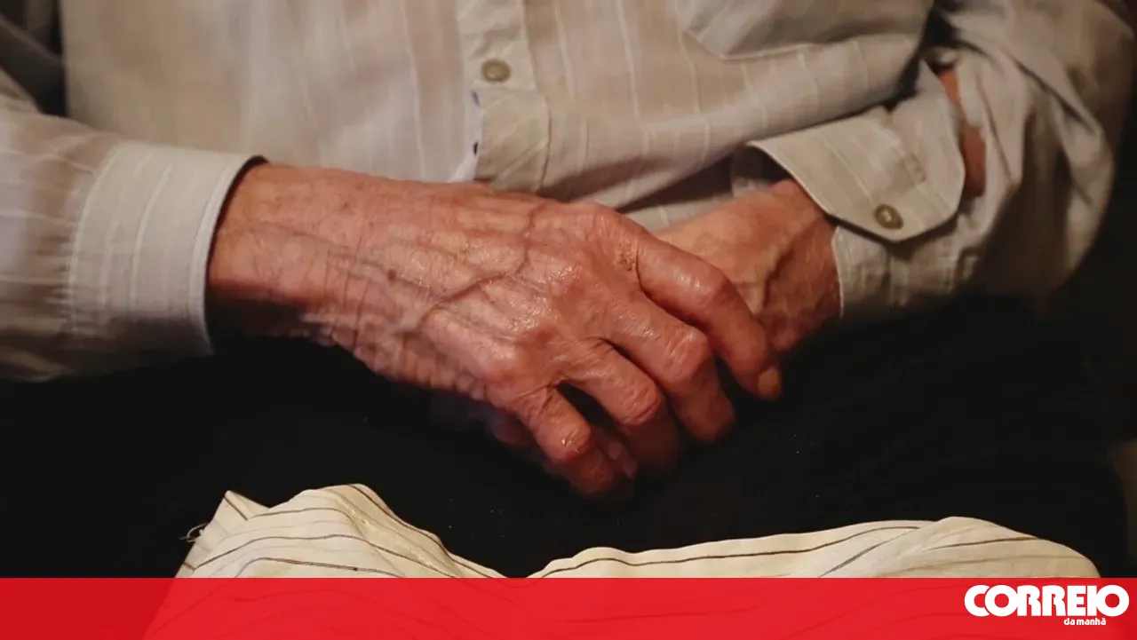 Fire at a care home in Caramulo forces the relocation of 45 elderly residents