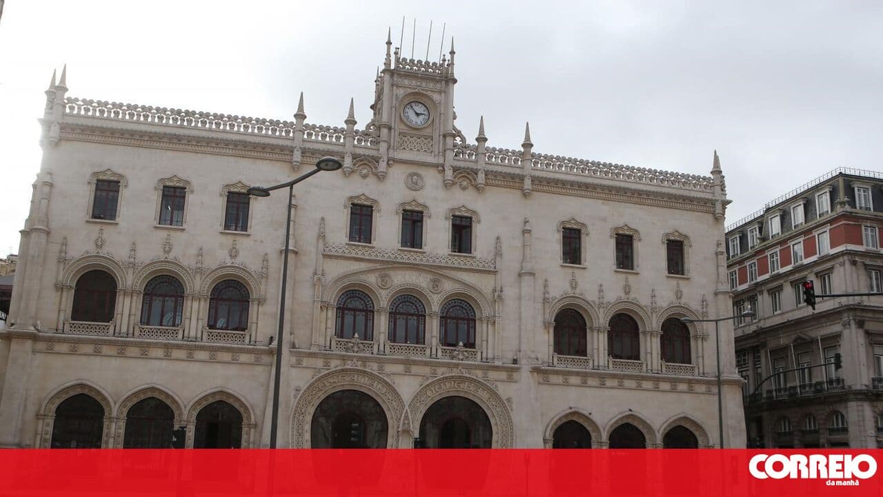 Caught by the PSP sharpening a 23-centimetre knife at Rossio station