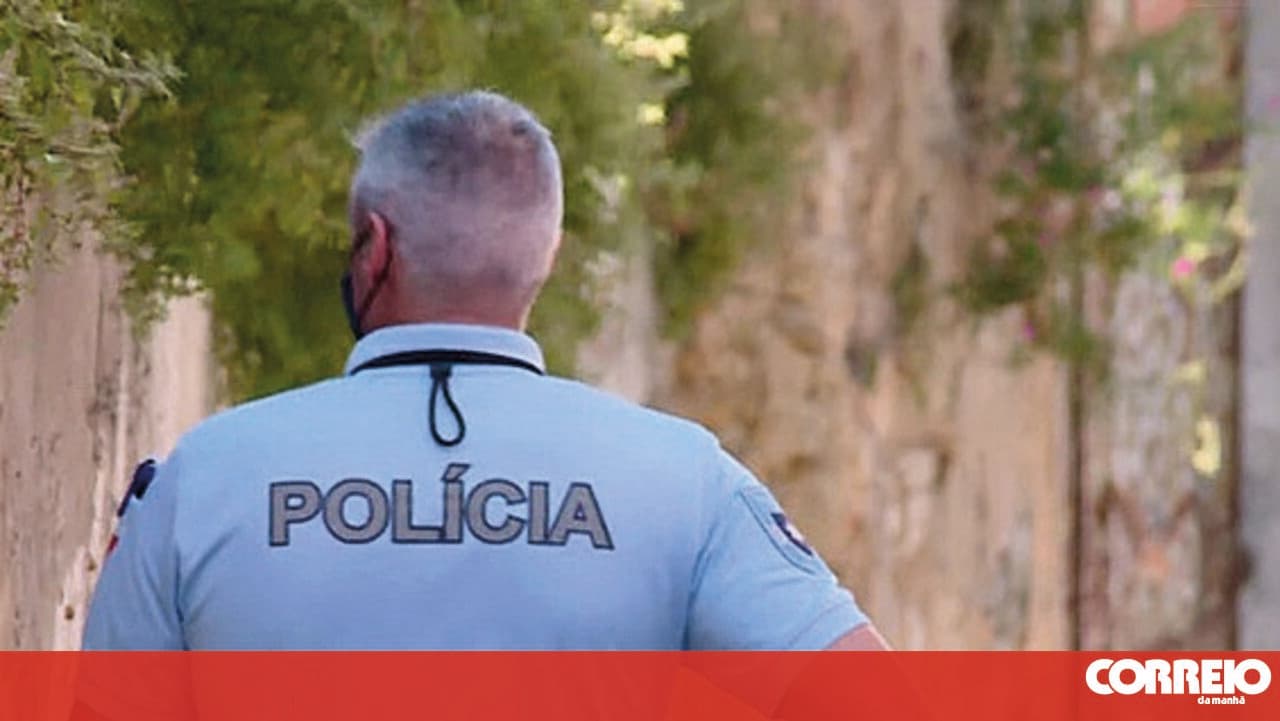 Taxi driver seriously injured after crash in Lisbon