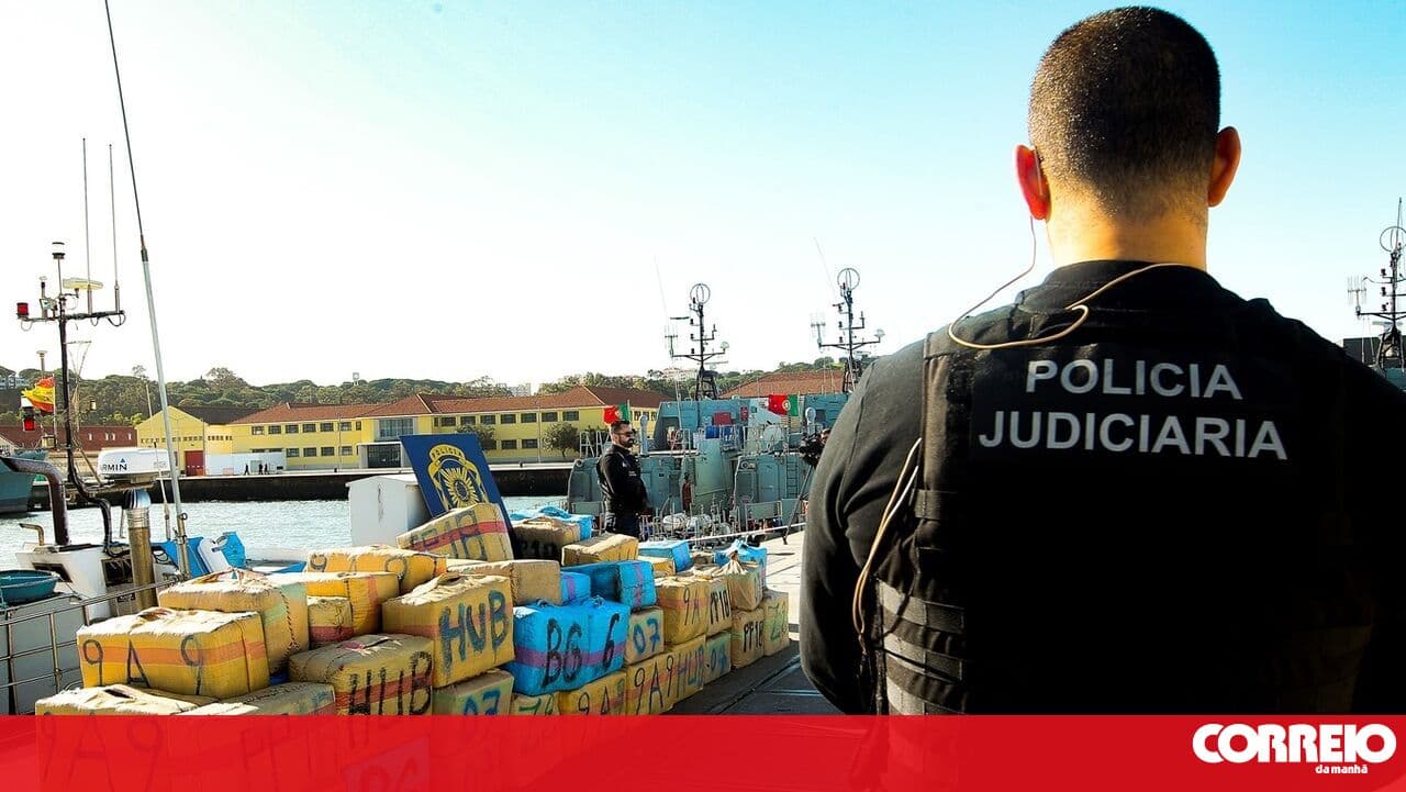 Semi-rigid boat suspected of being used for drug trafficking seized in Albufeira