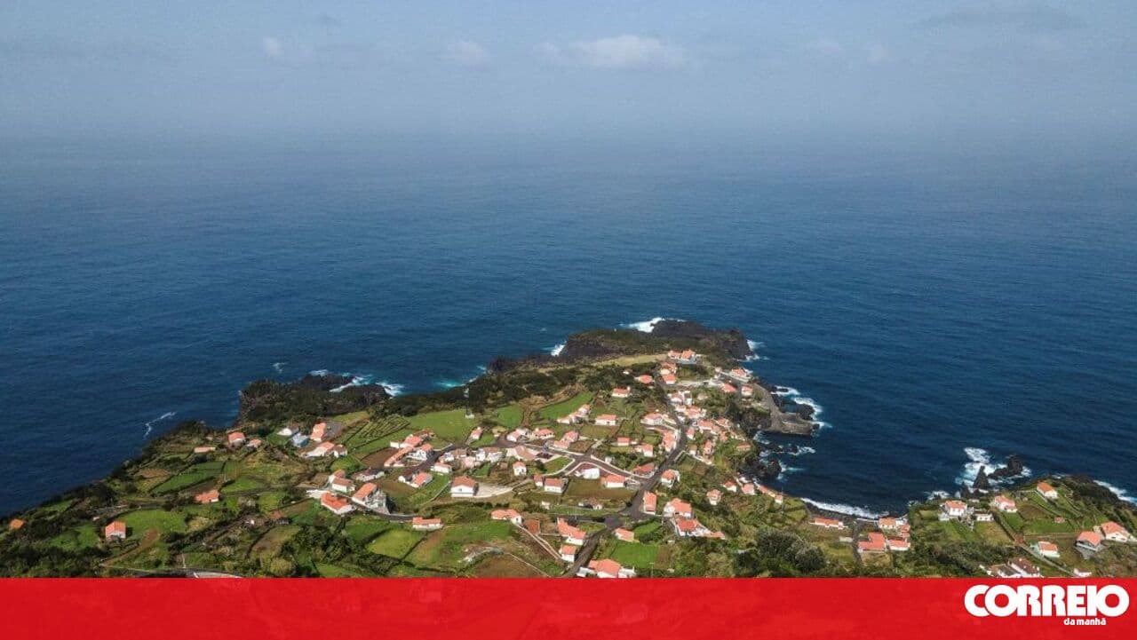 Geological faults can guide magma ascent, but also impede it