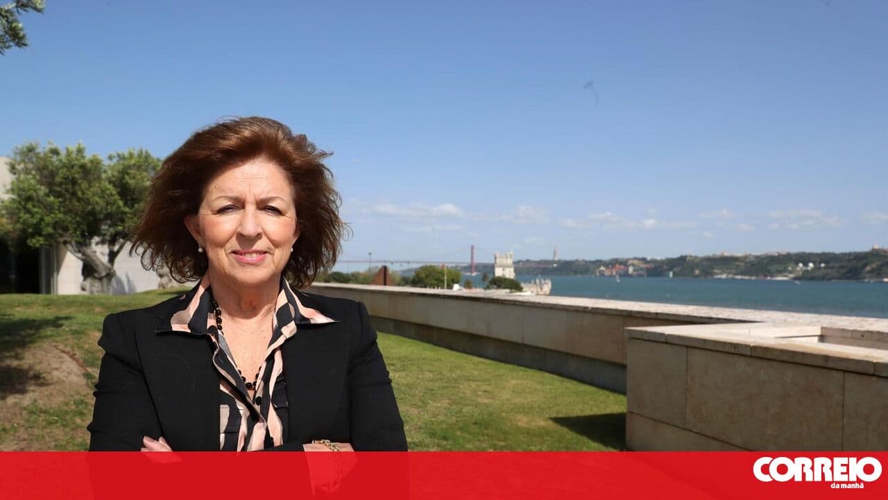 Leonor Beleza in the PSD delegation at the closing of the PS congress in Viseu