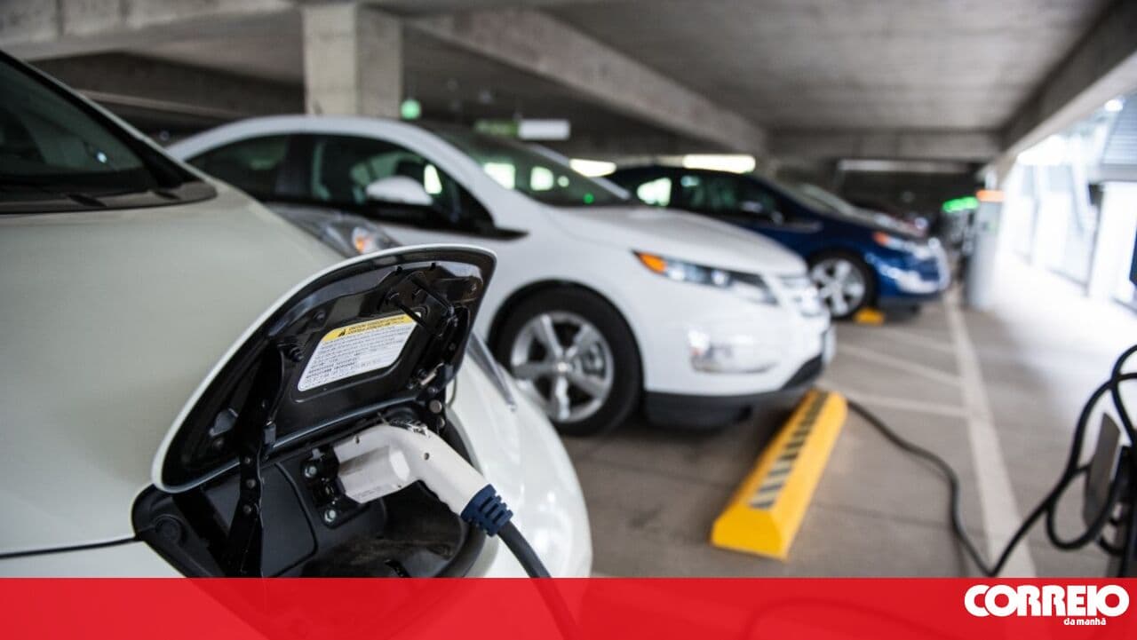 Electric vehicle purchase support scheme closed 'in a few hours'