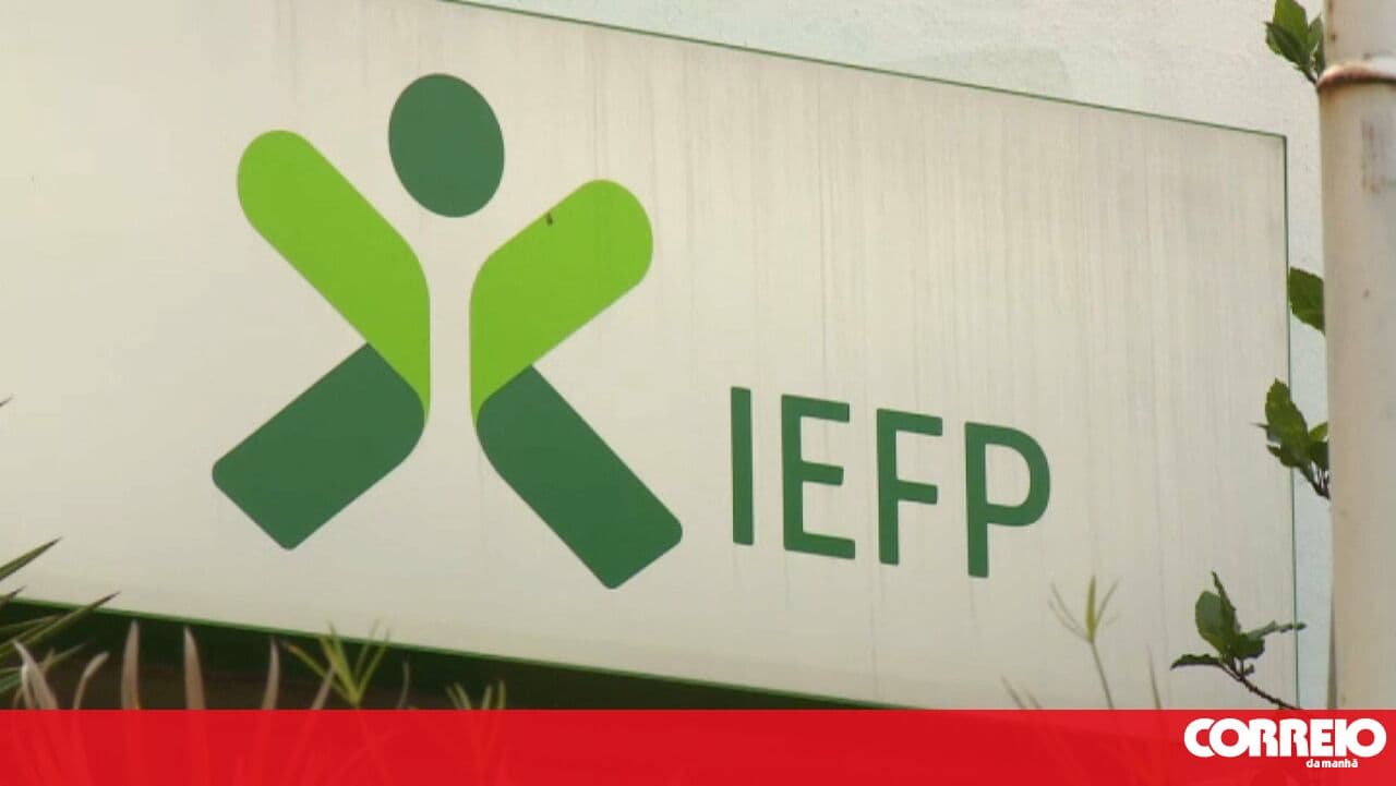 Unemployment rate falls in February in the eurozone and the EU