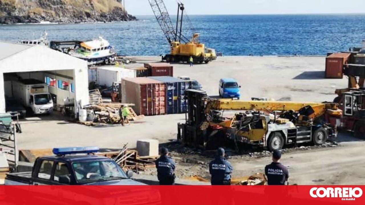 Lajes das Flores closes coastal roads