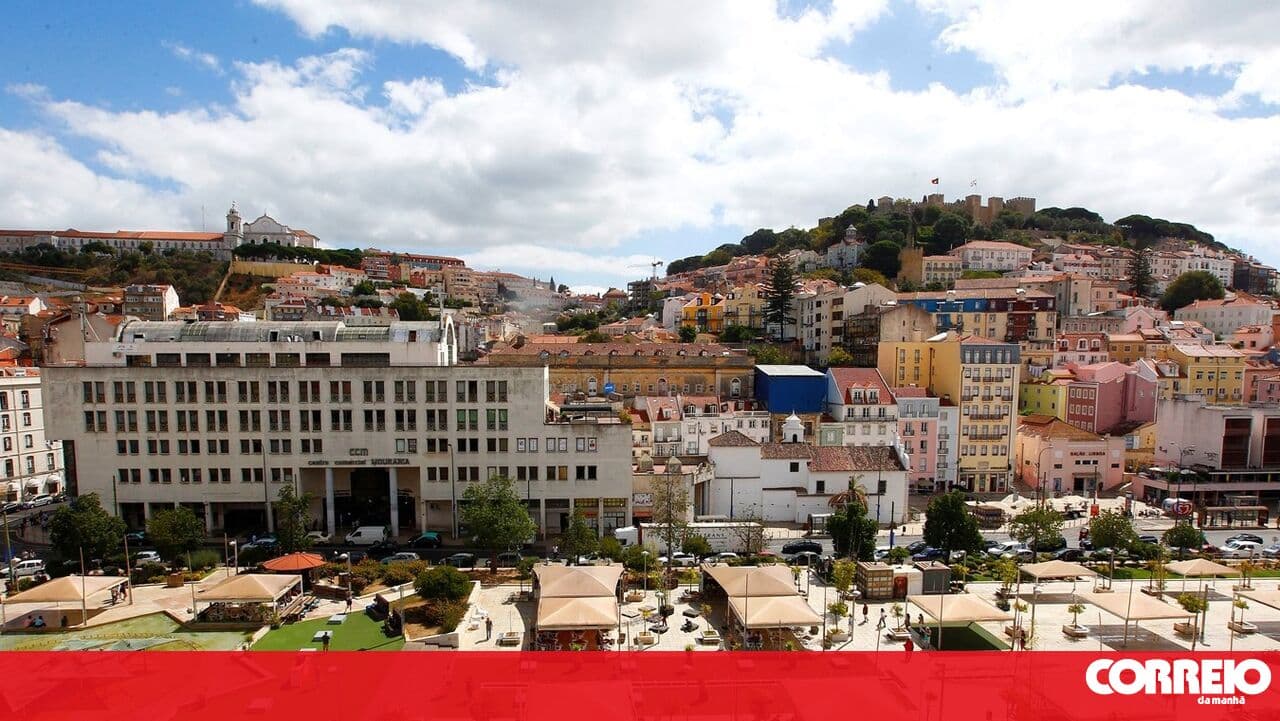 Public Prosecutor's Office charges 15 defendants in illegal immigration aid network