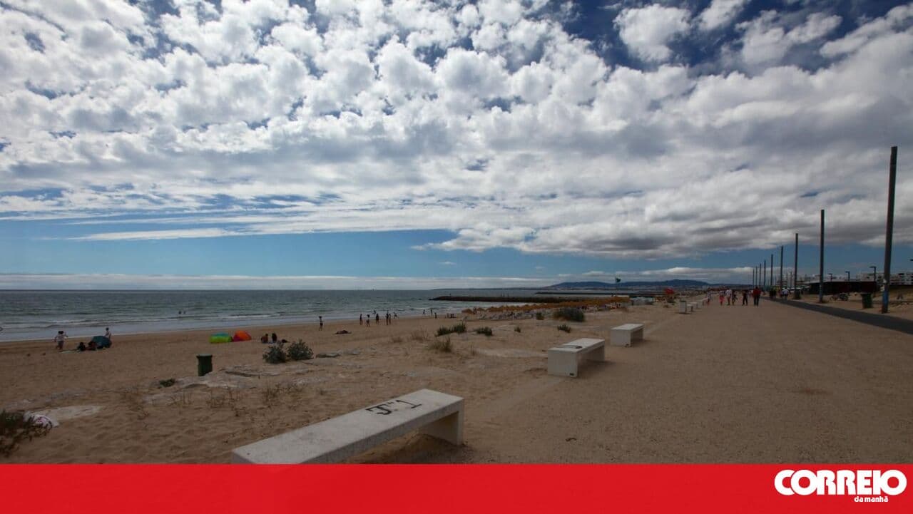 Young man missing at sea in Costa da Caparica