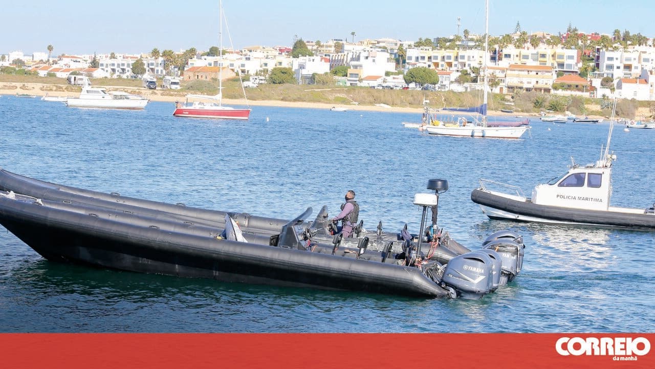 Government bans speedboats between 9:00 PM and 7:00 AM to combat drug trafficking