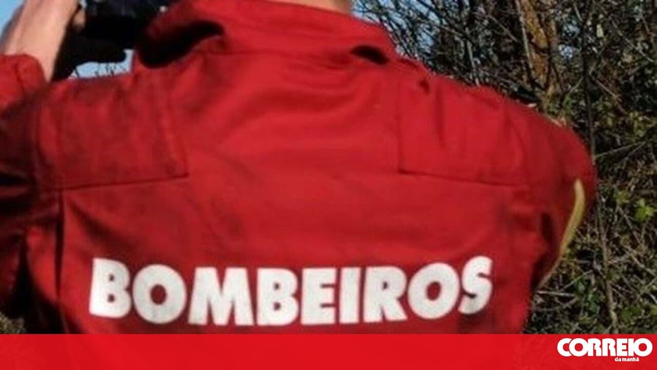 Fire in care home's Christmas decorations leaves three injured in Fafe