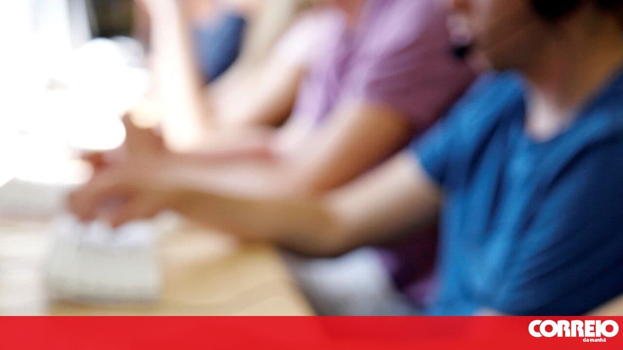 Assistants strike at school with 620 students and only 10 staff