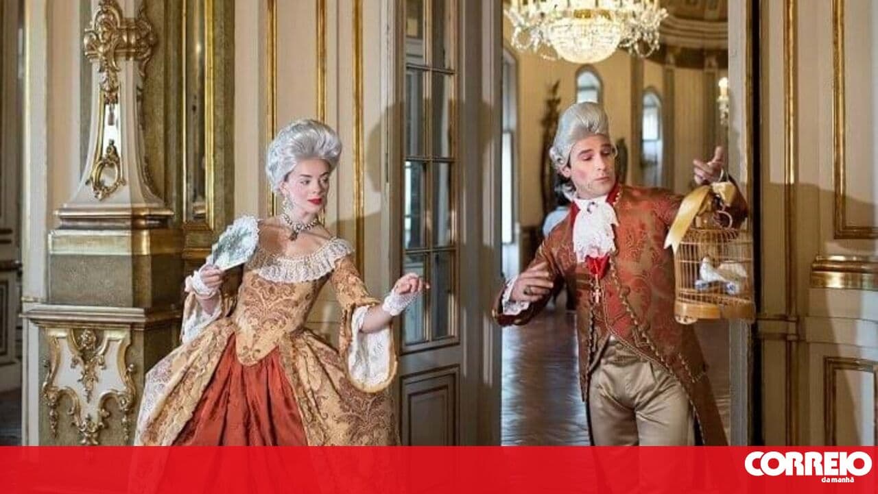 Queluz Palace features decorated eggs to commemorate Louis XIV