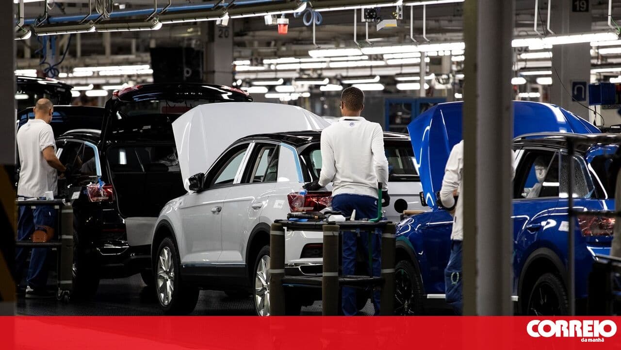 Gigabar workers left without a Christmas bonus; Workers' Committee asks Autoeuropa for 'urgent measures'