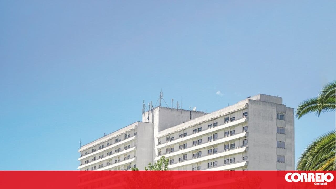 Man in serious condition after being hit by a vehicle in Santarém