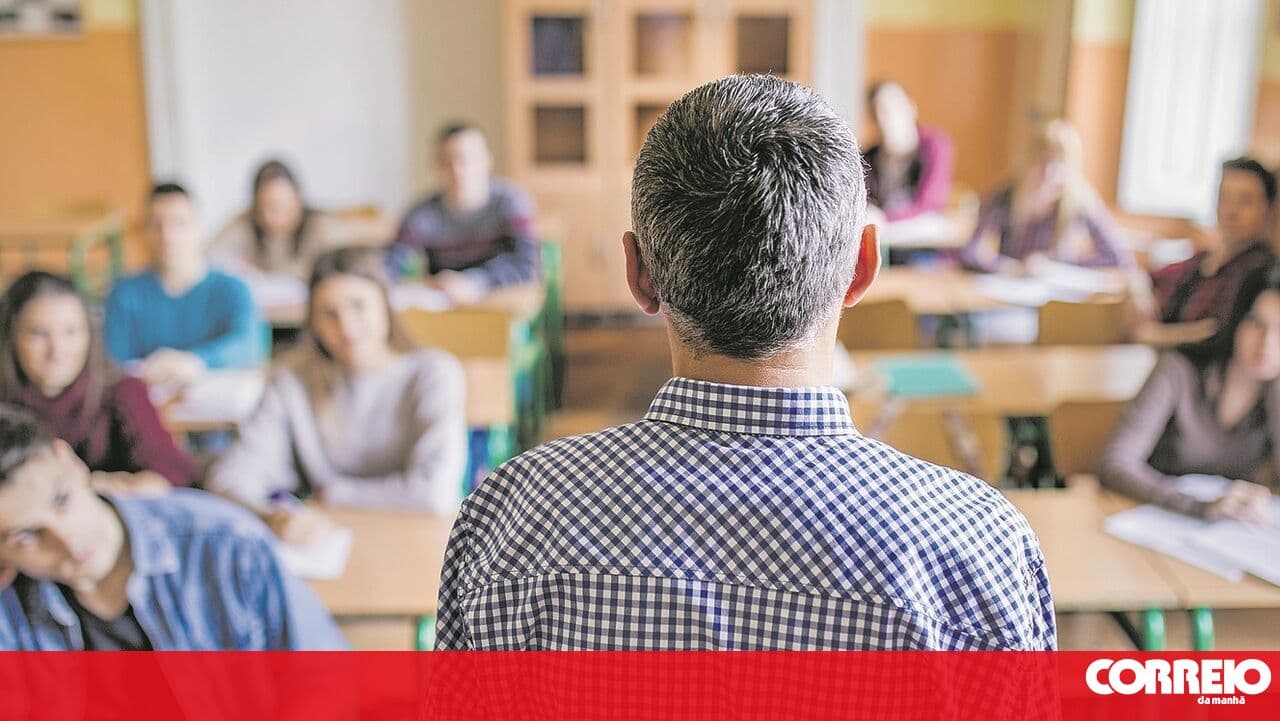 Fenprof warns of worsening teacher shortage and demands review of teaching careers