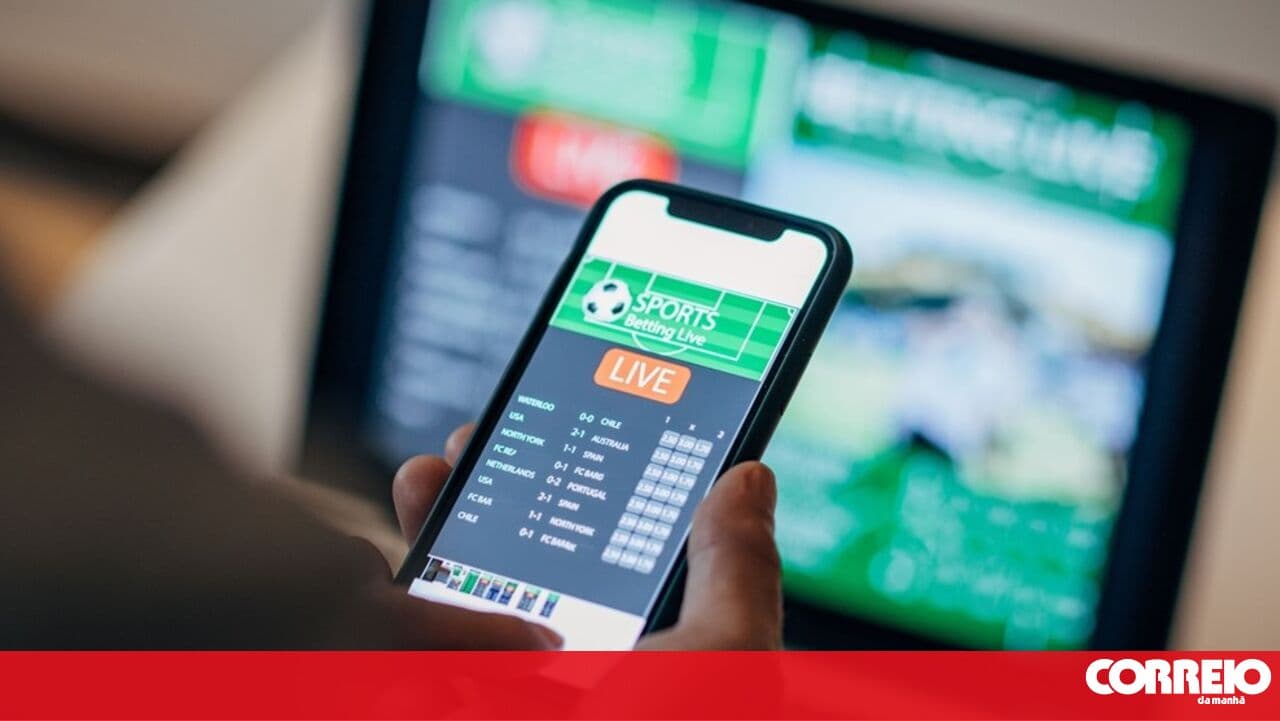 Man kills elderly person to pay for online gambling. Arrested two years after committing the crime
