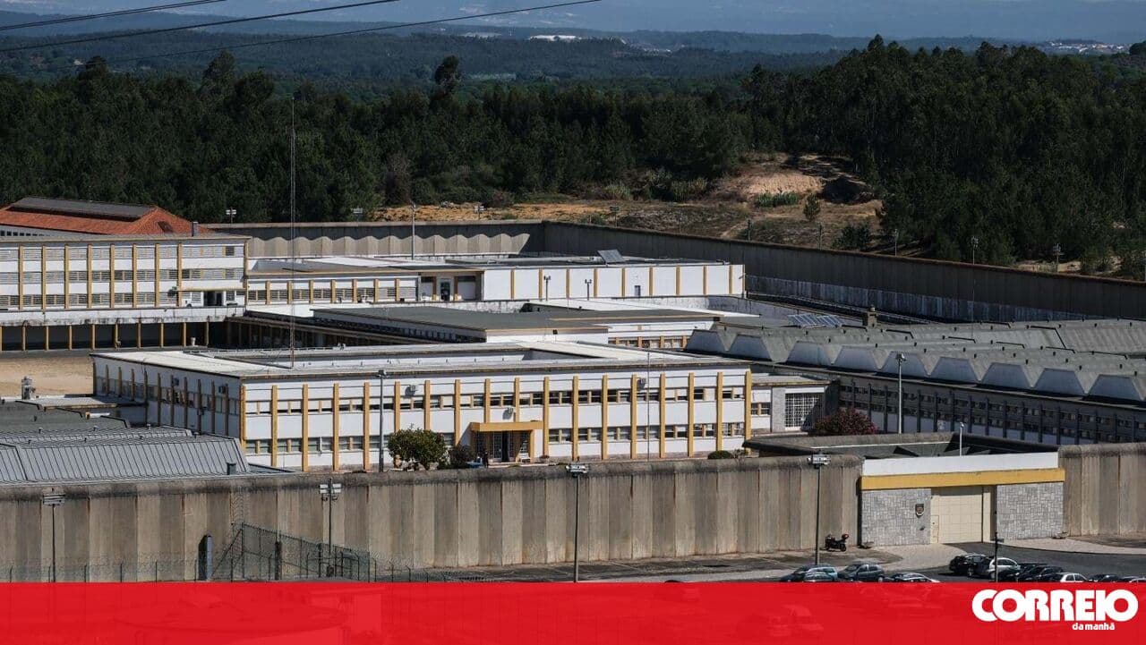 Signal jammers are already being installed at Vale de Judeus prison
