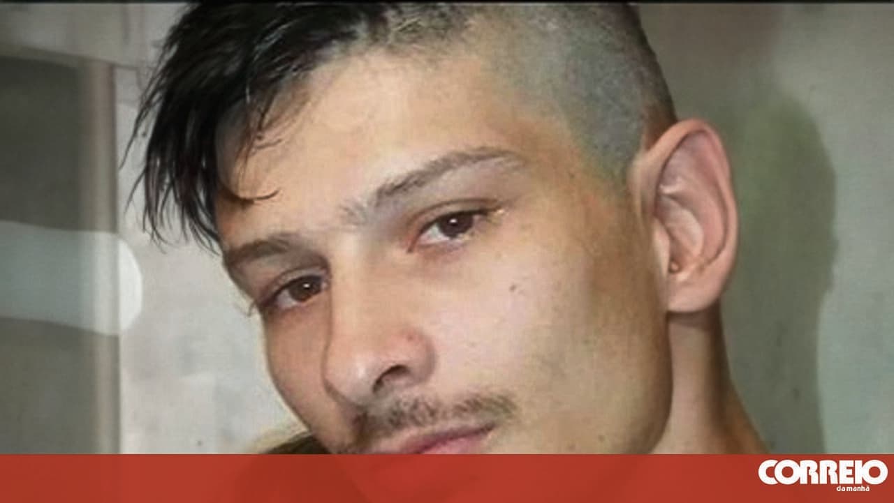 Massacre almost happened in a restaurant. Barbershop triple killer stopped by his family