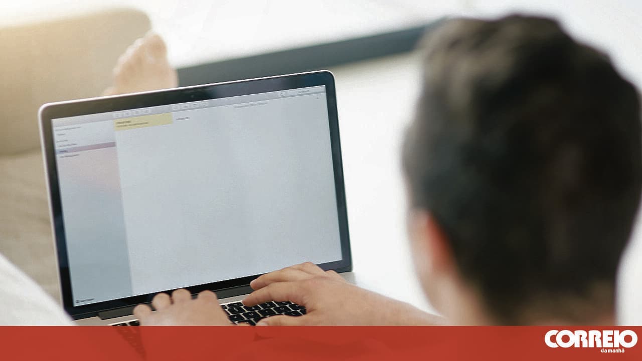 Men report to the Polícia Judiciária (PJ) that they were blackmailed with intimate videos